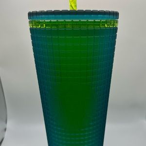Starbucks Winter Mountain Dew Green Grid Tumbler Emerald City 24oz  NWT …